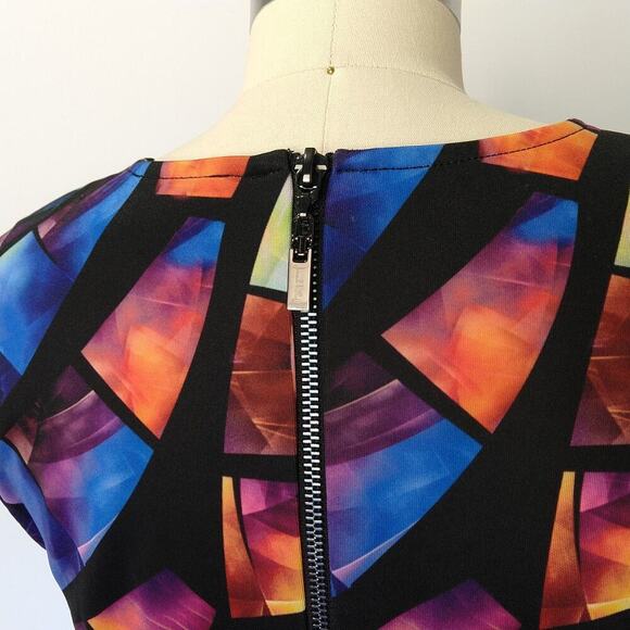 Joseph Ribkoff Stained Glass Sheath Dress Size 8 Cap Sleeve Knee Length Career - Picture 6 of 8